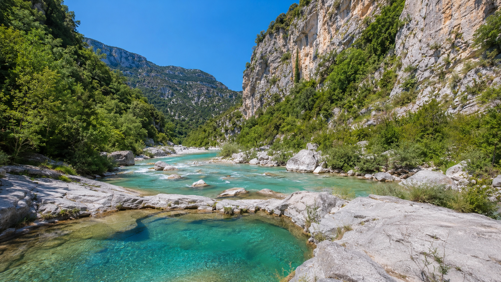 Les Alpes-Maritimes en été trois vallées où le département change de visage