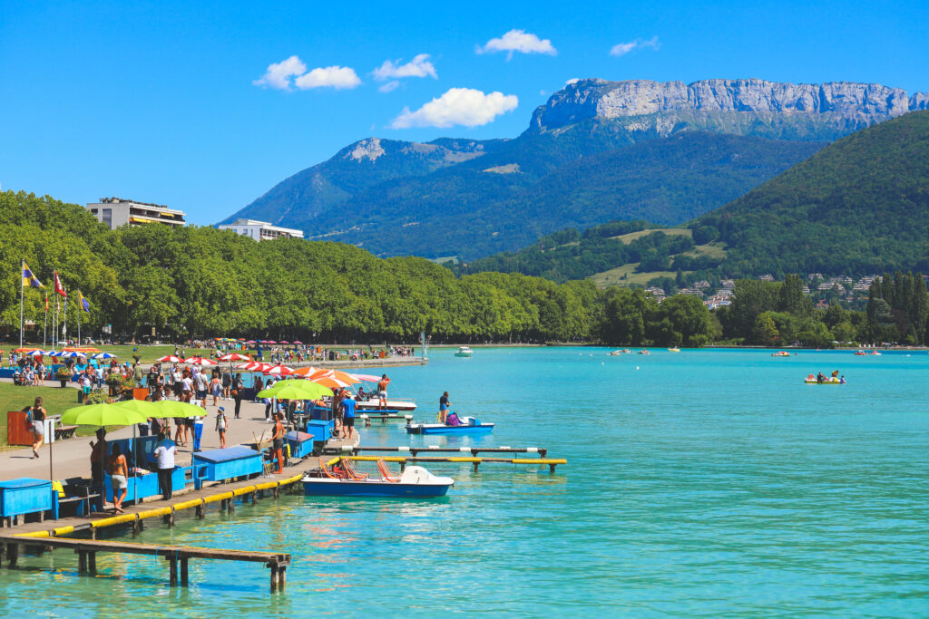 Vivre à Annecy  pourquoi la perle des Alpes séduit autant 